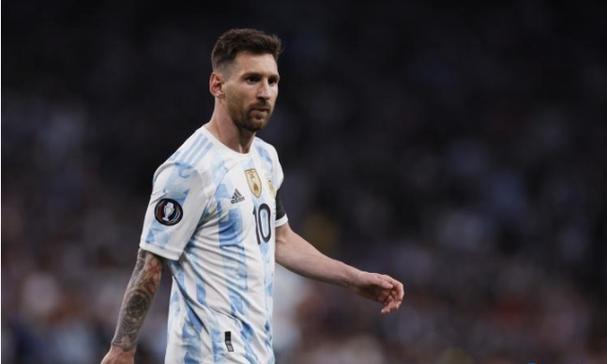 他也太厉害了，连赢15局：4强、约900万奖金 又有2位大满贯冠军出局